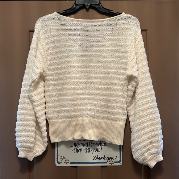 NWT Sofia Vergara Women's Stripe V Neck Cream Sweater size Large - Picture 3 of 3